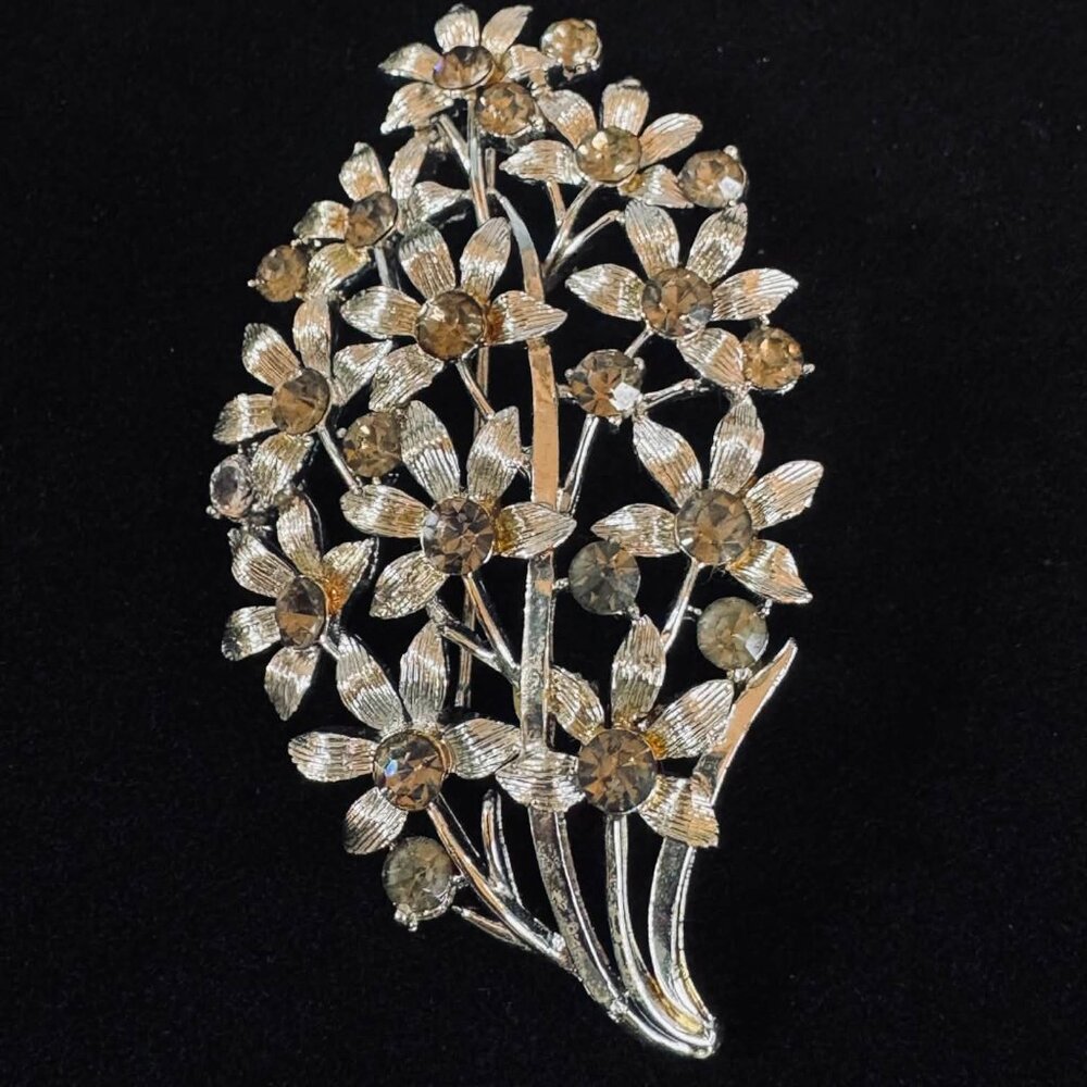 P22 - Vintage Silver Tone Rhinestone Floral Spray Brooch